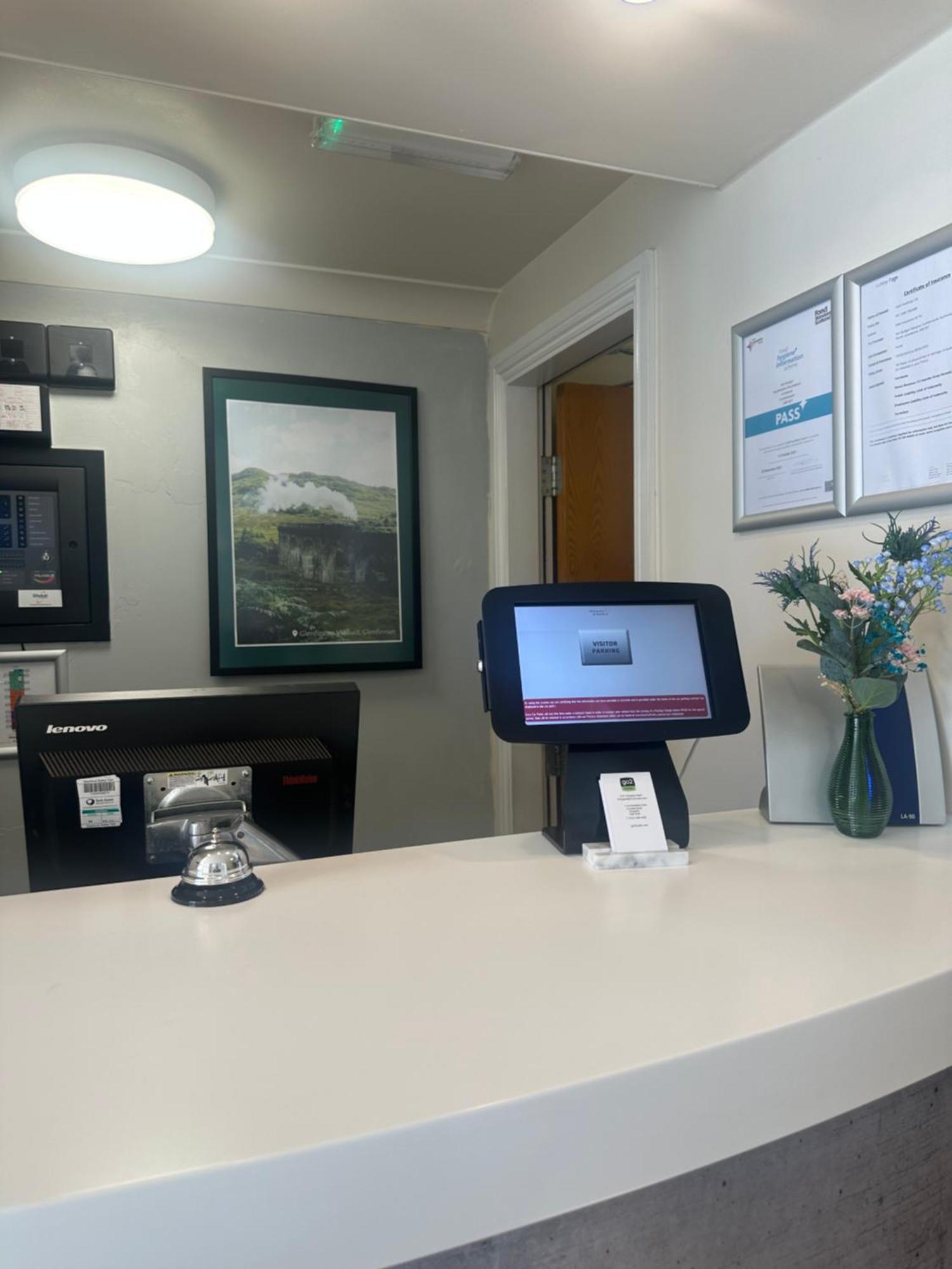 Go2 Glasgow Cumbernauld Hotel - Free Parking And Pet Friendly Kültér fotó