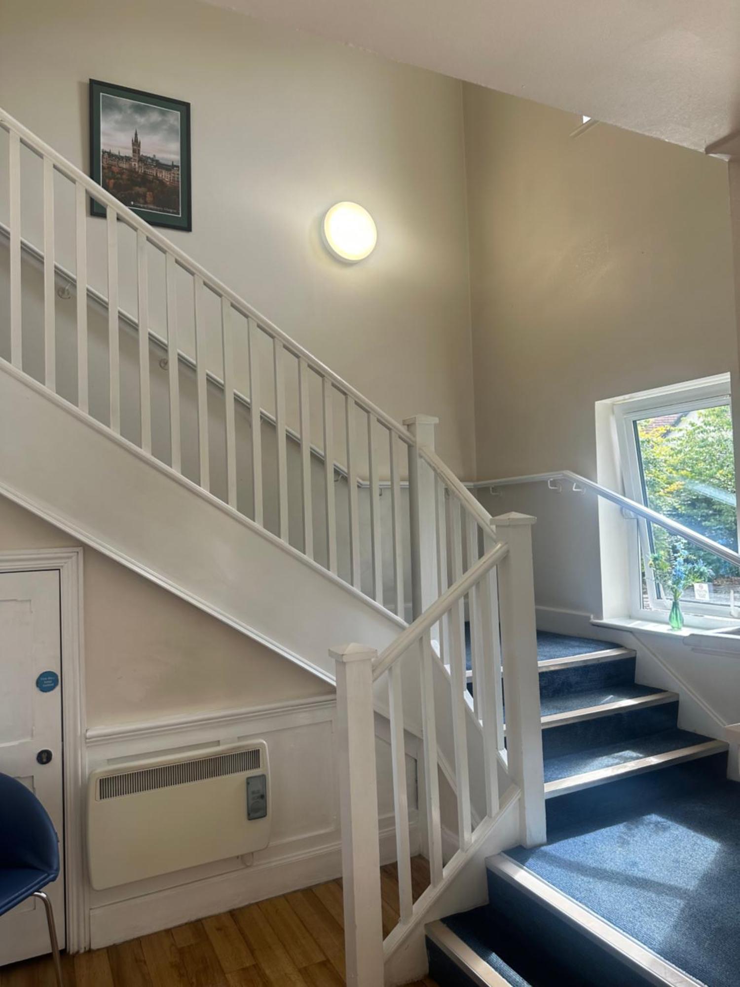 Go2 Glasgow Cumbernauld Hotel - Free Parking And Pet Friendly Kültér fotó