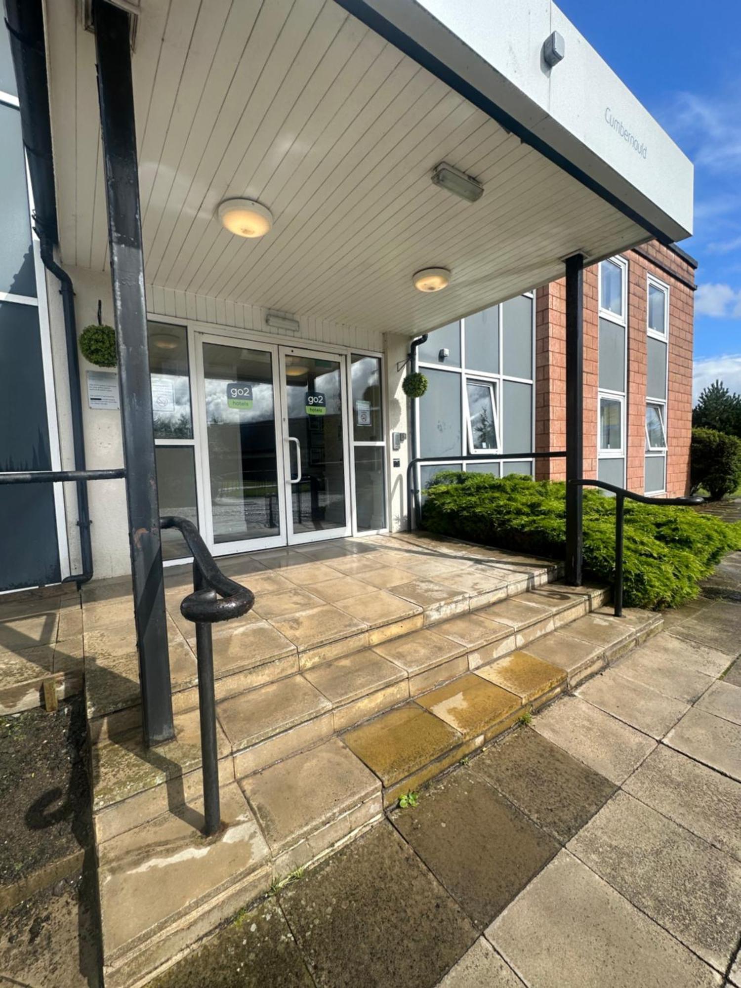 Go2 Glasgow Cumbernauld Hotel - Free Parking And Pet Friendly Kültér fotó