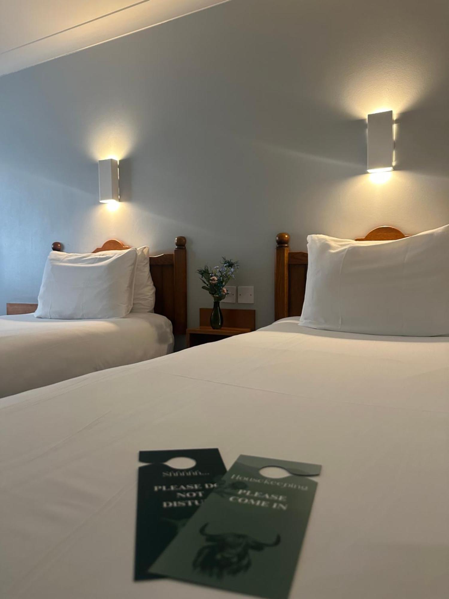 Go2 Glasgow Cumbernauld Hotel - Free Parking And Pet Friendly Kültér fotó