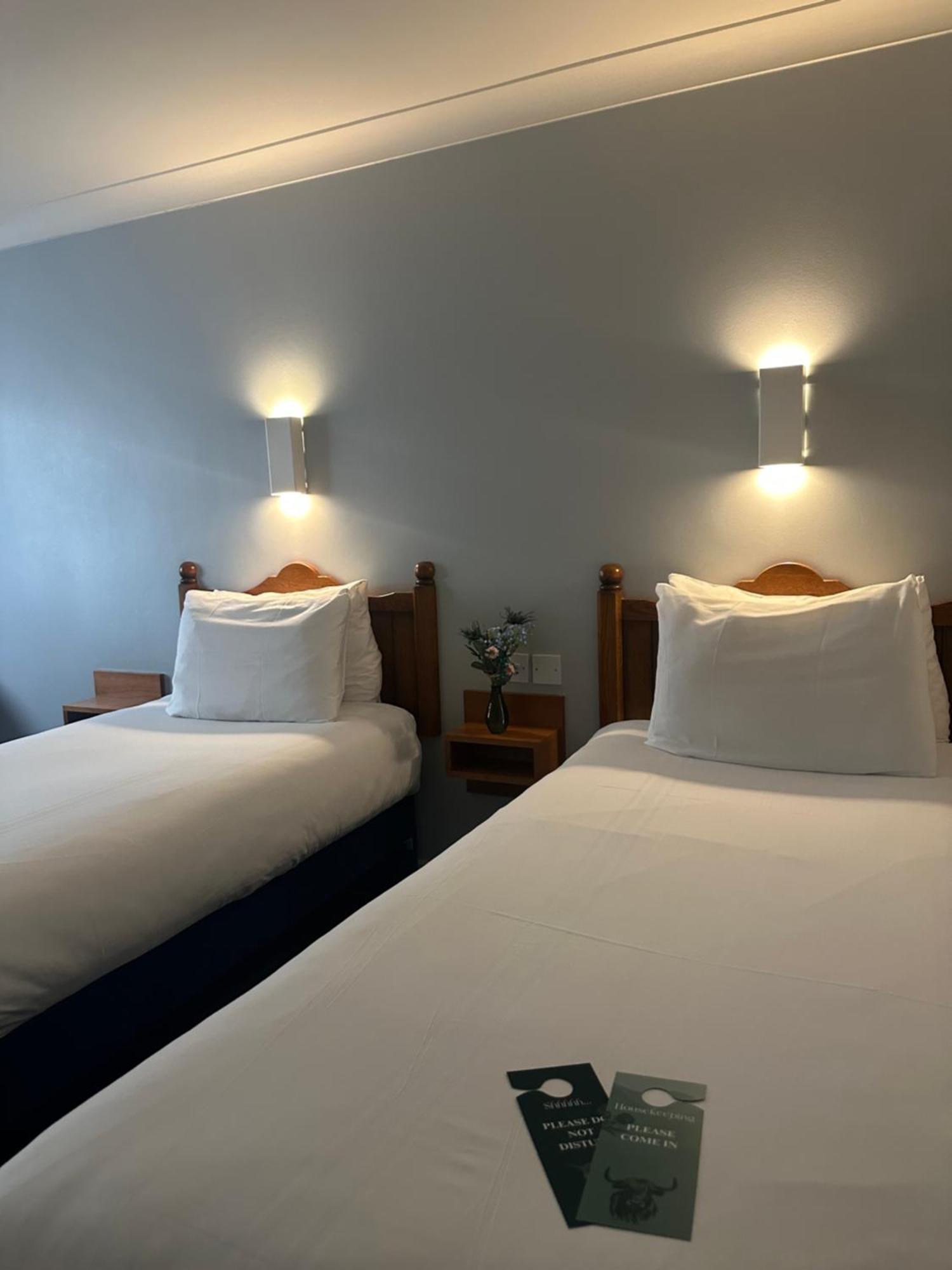 Go2 Glasgow Cumbernauld Hotel - Free Parking And Pet Friendly Kültér fotó